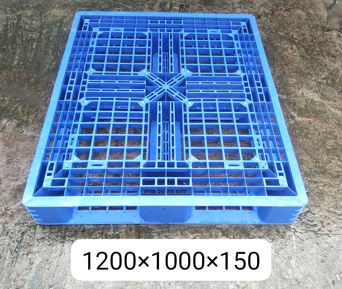 Industrial Plastic Pallet, Capacity-4 to 5 tons. Weight-12to13 kg -Blue Color